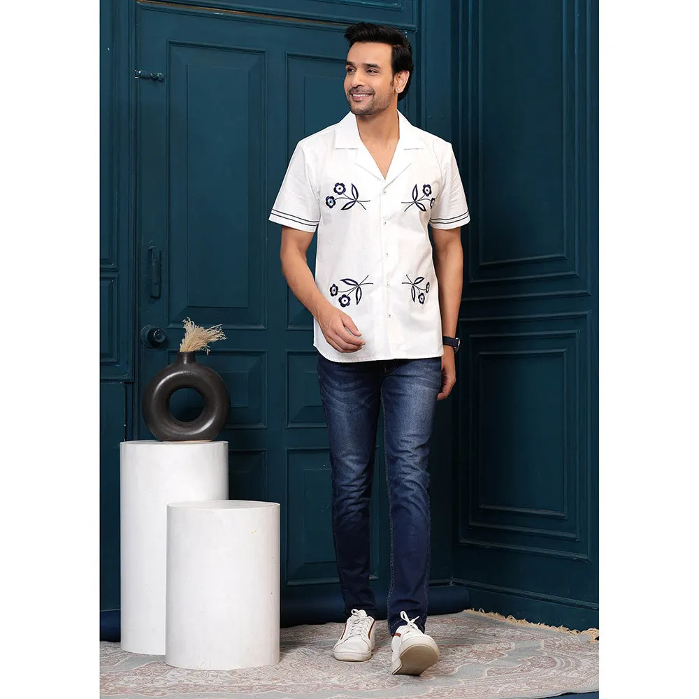 Hatheli Men White Embroidered Spread Collar Pure Cotton Casual Shirt
