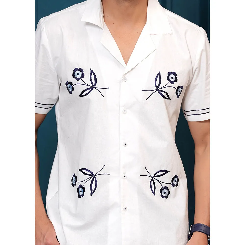 Hatheli Men White Embroidered Spread Collar Pure Cotton Casual Shirt