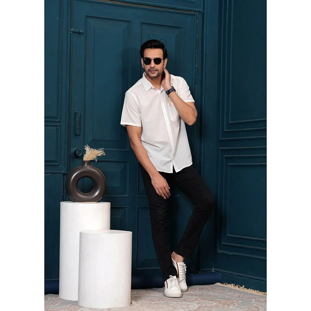 Hatheli Men White Pure Cotton Solid Self Design Casual Shirt